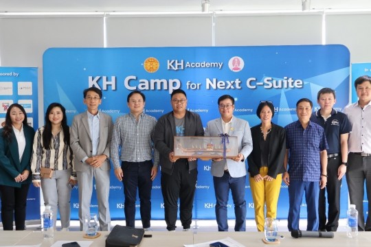 KHAOHOON ACADEMY VISITS PHU YEN SOLAR POWER PLANT