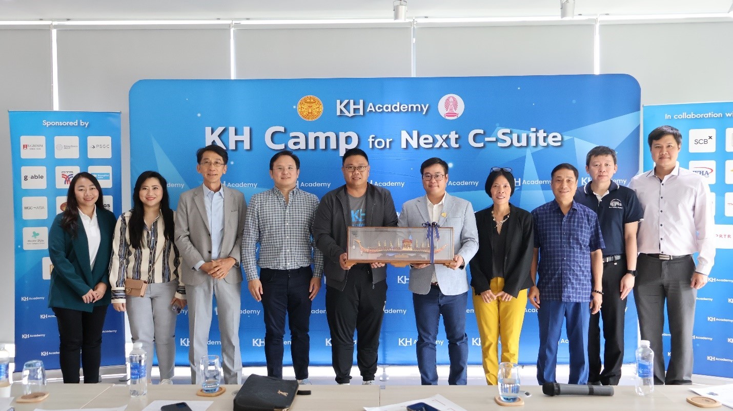 KHAOHOON ACADEMY VISITS PHU YEN SOLAR POWER PLANT