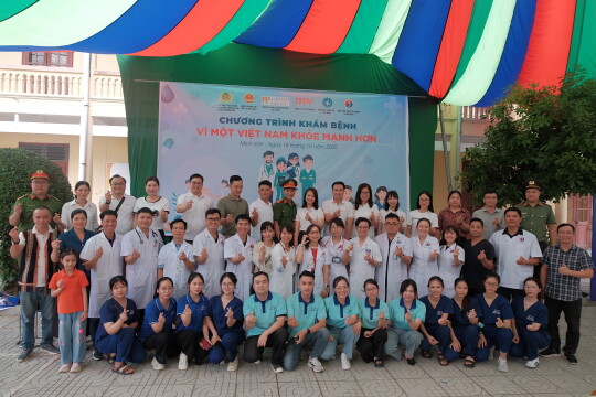 TTP PHU YEN SPREADS LOVE AND COMPASSION IN MINH SON COMMUNE, TUYEN QUANG PROVINCE